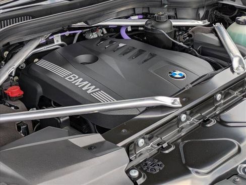 Used 2026 BMW X7 xDrive40i w/ Executive Package image 18