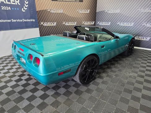Used 1991 Chevrolet Corvette Convertible RWD image 18
