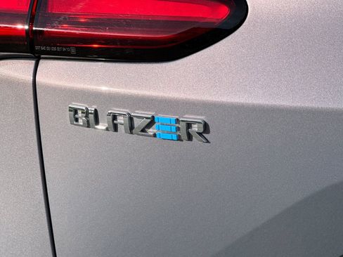 Used 2024 Chevrolet Blazer EV LT image 26