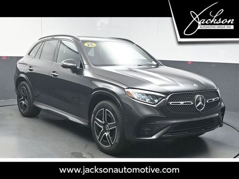 Used 2025 Mercedes-Benz GLC 300 w/ AMG Line image 1