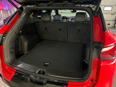 Used 2022 Chevrolet Blazer RS w/ LPO, Exterior Decal Package image 9