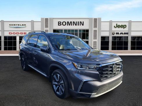 Used 2023 Honda Pilot Elite image 2