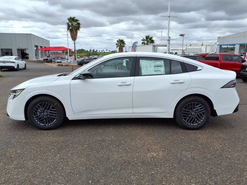 New 2026 Nissan Sentra SV w/ SV Convenience Package FWD image 4