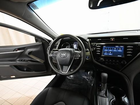 Used 2019 Toyota Camry LE image 25