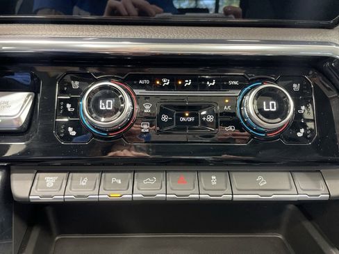 Used 2025 GMC Sierra 2500 Denali w/ Denali Reserve Package image 50