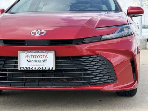 Used 2025 Toyota Camry LE w/ Convenience Package image 9