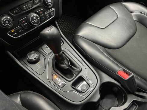 Used 2020 Jeep Cherokee Latitude Plus w/ Cold Weather Group image 23