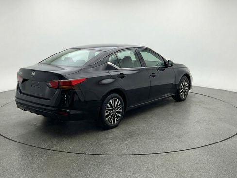 Used 2025 Nissan Altima 2.5 SV image 9
