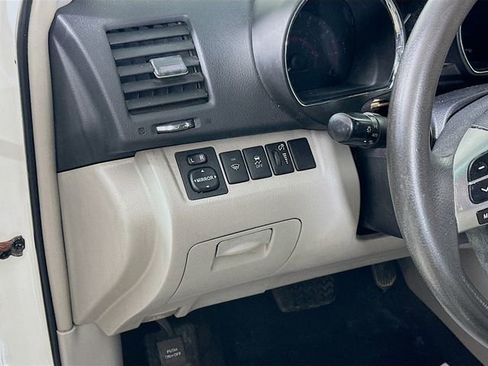 Used 2011 Toyota Highlander 4WD w/ Tech Pkg image 11
