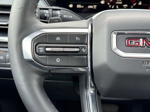 Used 2025 GMC Acadia Elevation AWD/4WD image 9