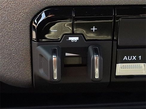 Used 2024 RAM 2500 Tradesman w/ Chrome Appearance Group image 22