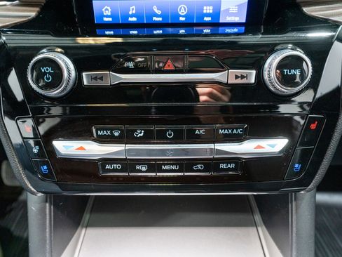 Used 2024 Ford Explorer Limited w/ Limited Technology Package image 23