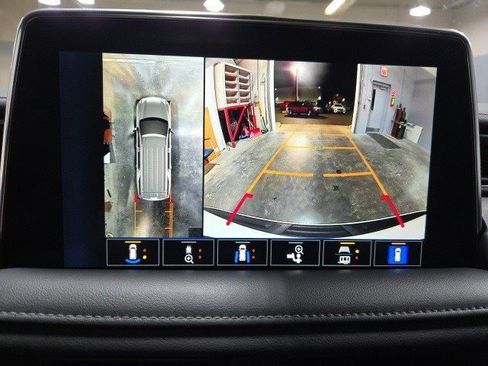 Used 2022 Chevrolet Tahoe Z71 w/ Z71 Off-Road Package image 30