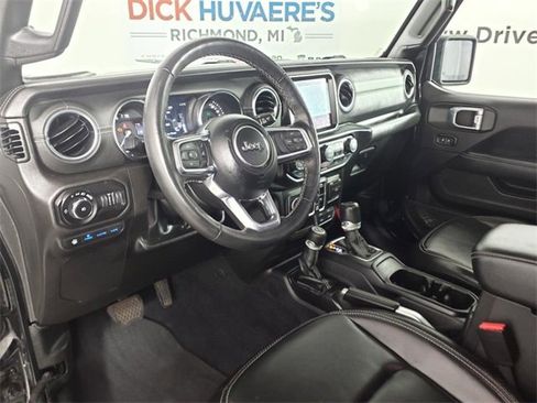 Used 2022 Jeep Wrangler Unlimited Sahara w/ Cold Weather Group image 8