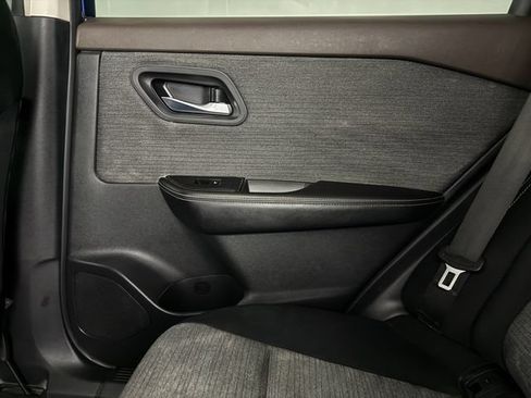 Used 2021 Nissan Rogue SV FWD image 33