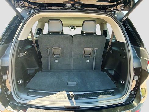 Used 2023 Jeep Grand Cherokee L Limited w/ Black Appearance Package image 12