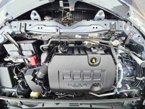 Used 2017 Toyota Corolla LE image 30