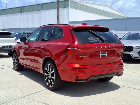 Certified 2024 Volvo XC60 B5 Plus AWD/4WD image 5