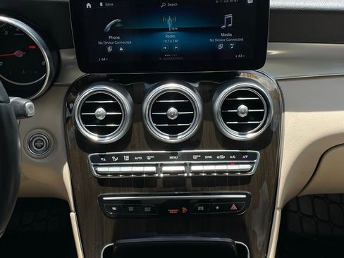 Used 2022 Mercedes-Benz GLC 300 image 17