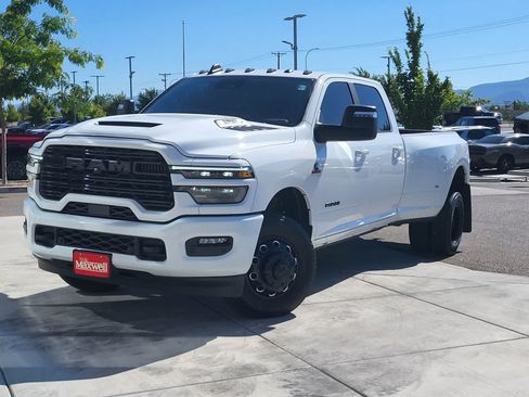 Used 2025 RAM 3500 Laramie w/ Night Edition AWD/4WD image 1