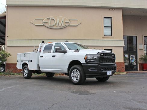 Used 2023 RAM 3500 Tradesman w/ Convenience Group image 5