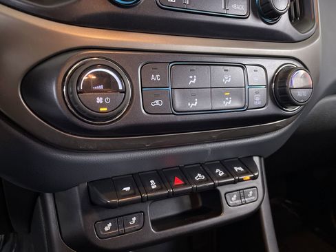 Used 2021 Chevrolet Colorado Z71 image 17