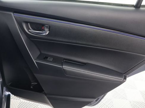 Used 2018 Toyota Corolla SE w/ SE Premium Package FWD image 26