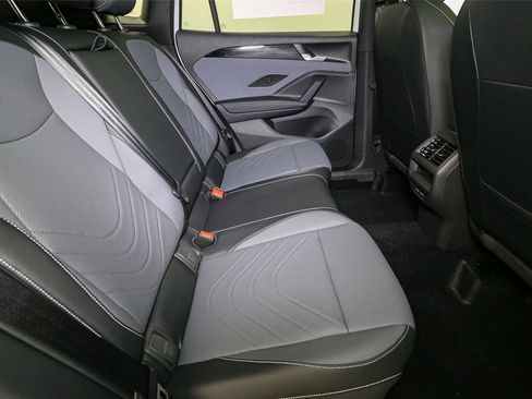 New 2025 Volkswagen Tiguan SE R-Line image 18