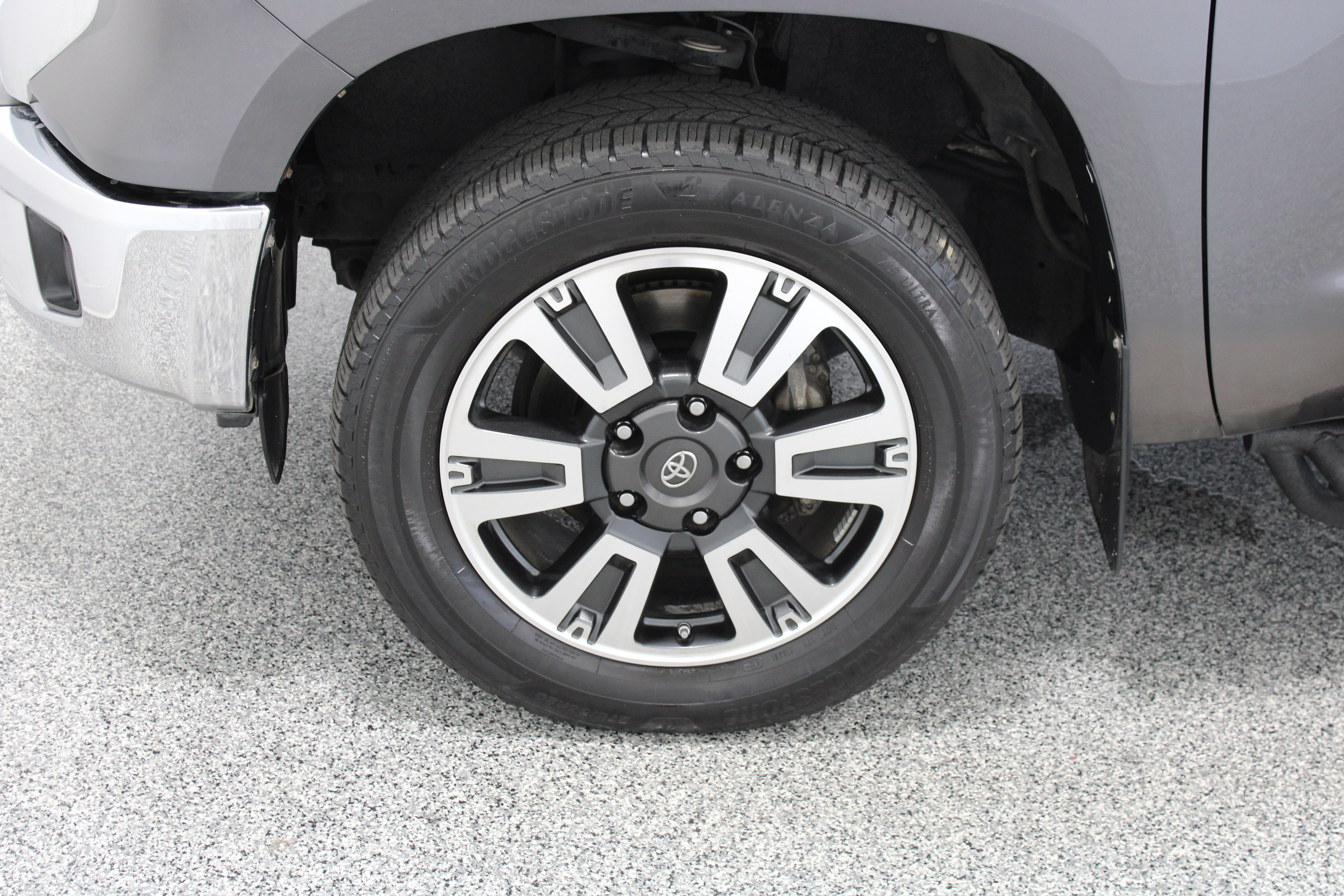 Used 2018 Toyota Tundra SR5 RWD image 12