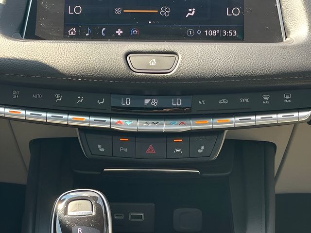 Used 2023 Cadillac XT4 Luxury w/ Cold Weather Package FWD image 27