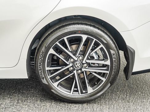 New 2026 Toyota Camry XLE w/ Premium Package FWD image 12