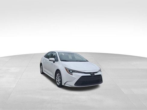Used 2024 Toyota Corolla LE image 4