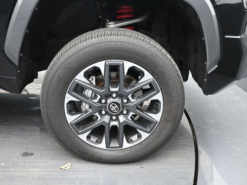 Used 2025 Toyota Tundra Limited image 15