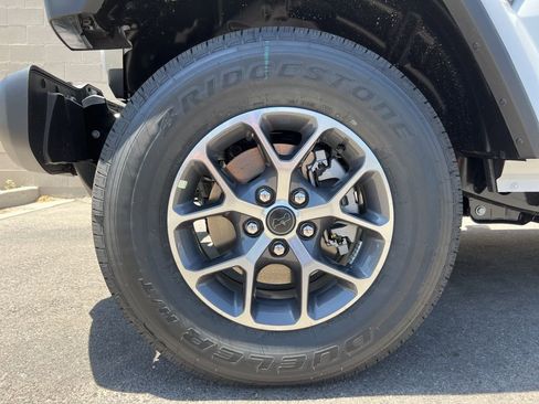New 2025 Jeep Gladiator Sport AWD/4WD image 25