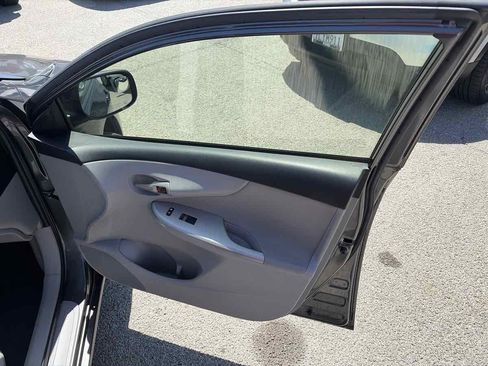 Used 2011 Toyota Corolla LE FWD image 26