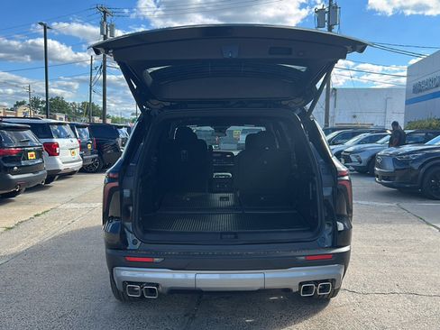New 2026 Chevrolet Traverse LT w/ LPO, Floor Liner Package AWD/4WD image 11
