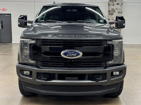 Used 2019 Ford F250 Lariat AWD/4WD image 2