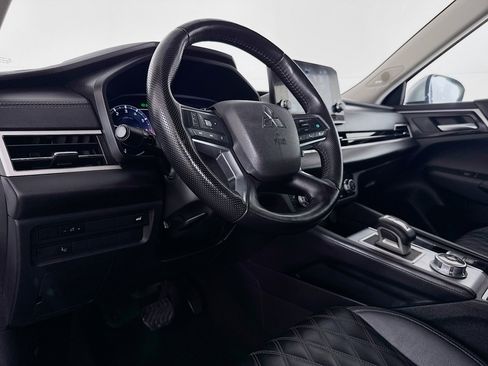 Used 2024 Mitsubishi Outlander SEL Black Edition image 22