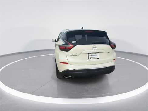 Used 2023 Nissan Murano S image 7