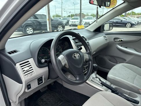 Used 2013 Toyota Corolla LE image 8