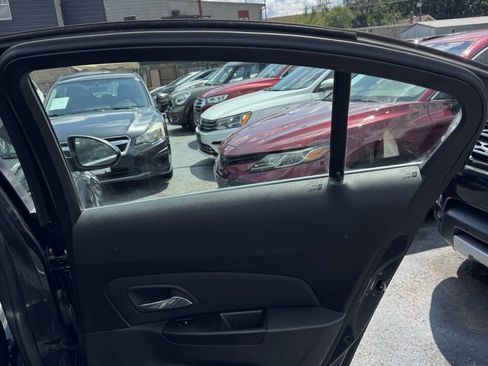 Used 2011 Chevrolet Cruze LT image 19