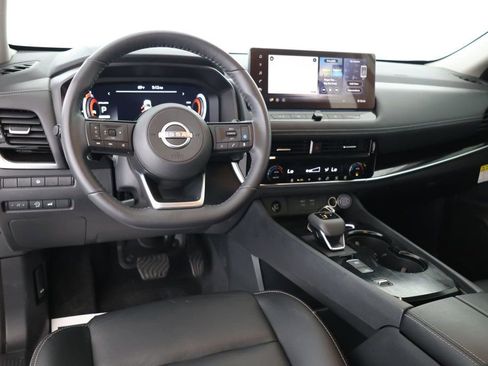 Used 2024 Nissan Rogue SL image 12