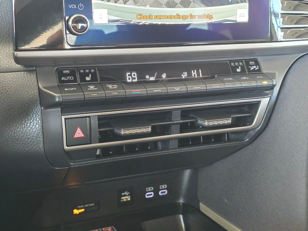 Used 2025 Toyota Camry LE w/ Convenience Package FWD image 28