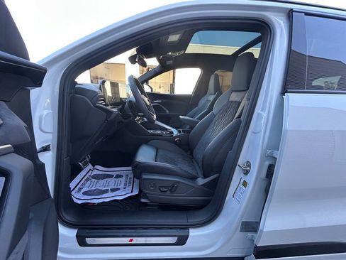 Used 2025 Audi SQ5 Premium Plus w/ Premium Plus Package image 9