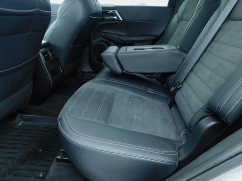 Used 2024 Mitsubishi Outlander SE image 24