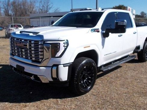 Used 2024 GMC Sierra 2500 Denali w/ Denali Reserve Package AWD/4WD image 5
