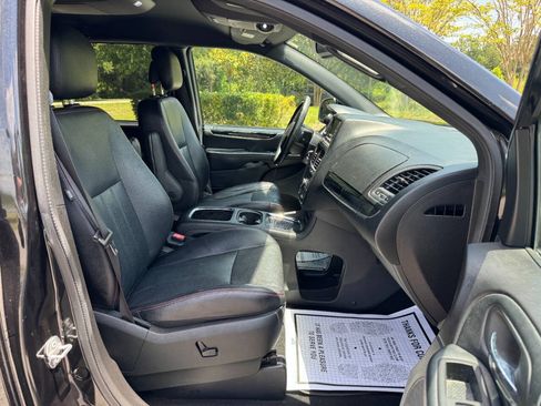 Used 2018 Dodge Grand Caravan GT FWD image 18