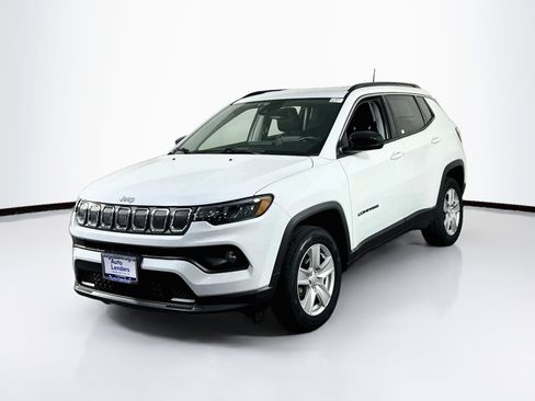 Used 2022 Jeep Compass Latitude w/ Convenience Group AWD/4WD image 1