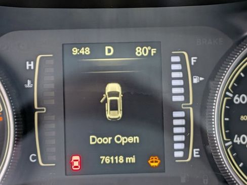 Used 2017 Jeep Cherokee Sport image 7