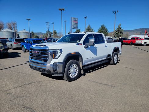 Used 2024 GMC Sierra 2500 SLT w/ SLT Convenience Package image 17
